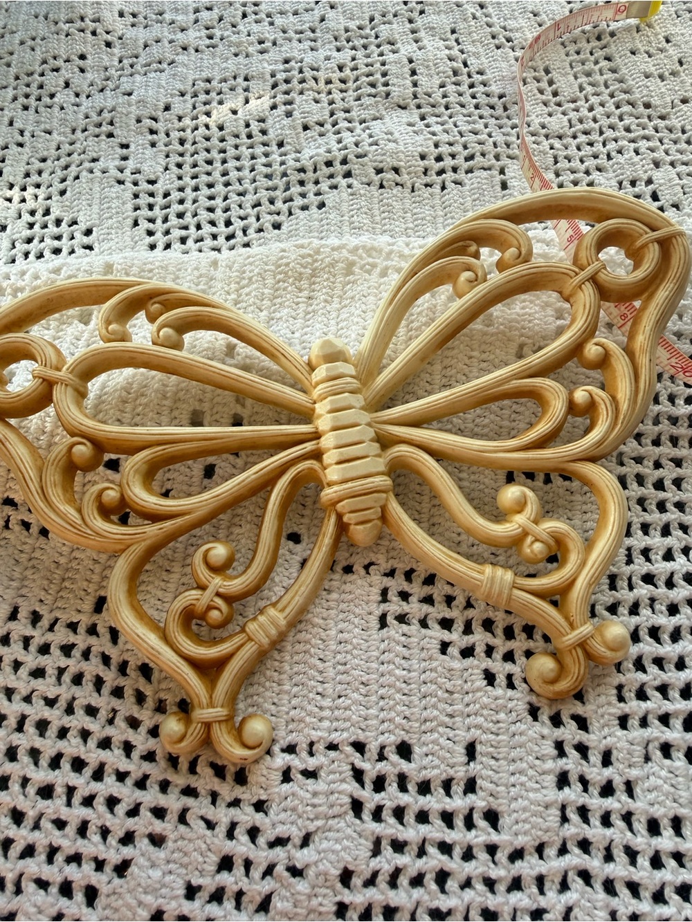 Syroco butterfly vintage homco home decor 70’s faux wicker beige